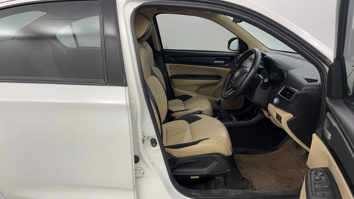 Used 2018 Honda Amaze 1.2 VX MT Petrol Petrol Manual interior RIGHT SIDE FRONT DOOR CABIN VIEW