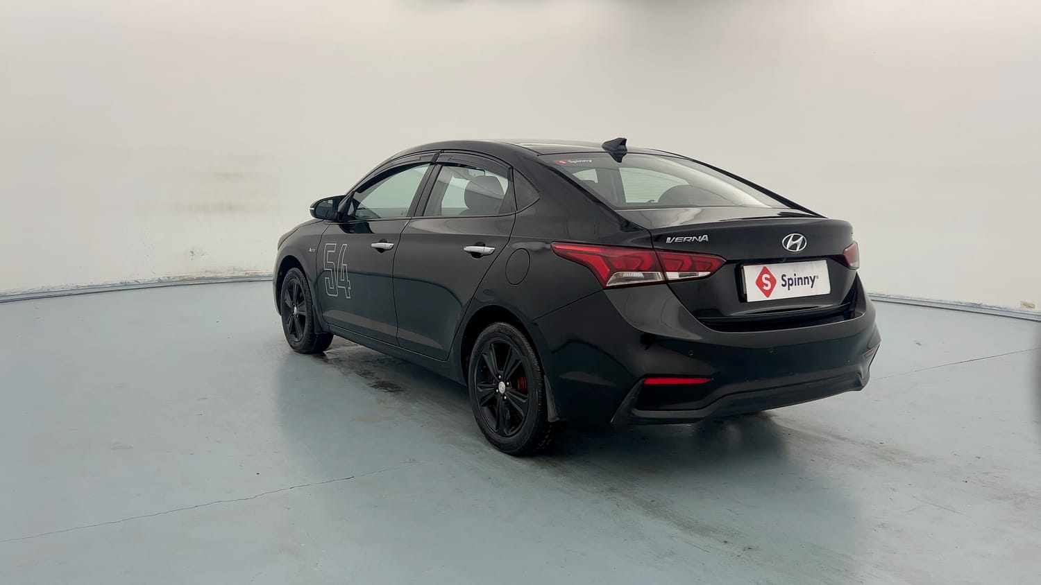 Used 2018 Hyundai Verna SX (O) 1.6 VTVT AT Petrol Automatic exterior LEFT REAR CORNER VIEW