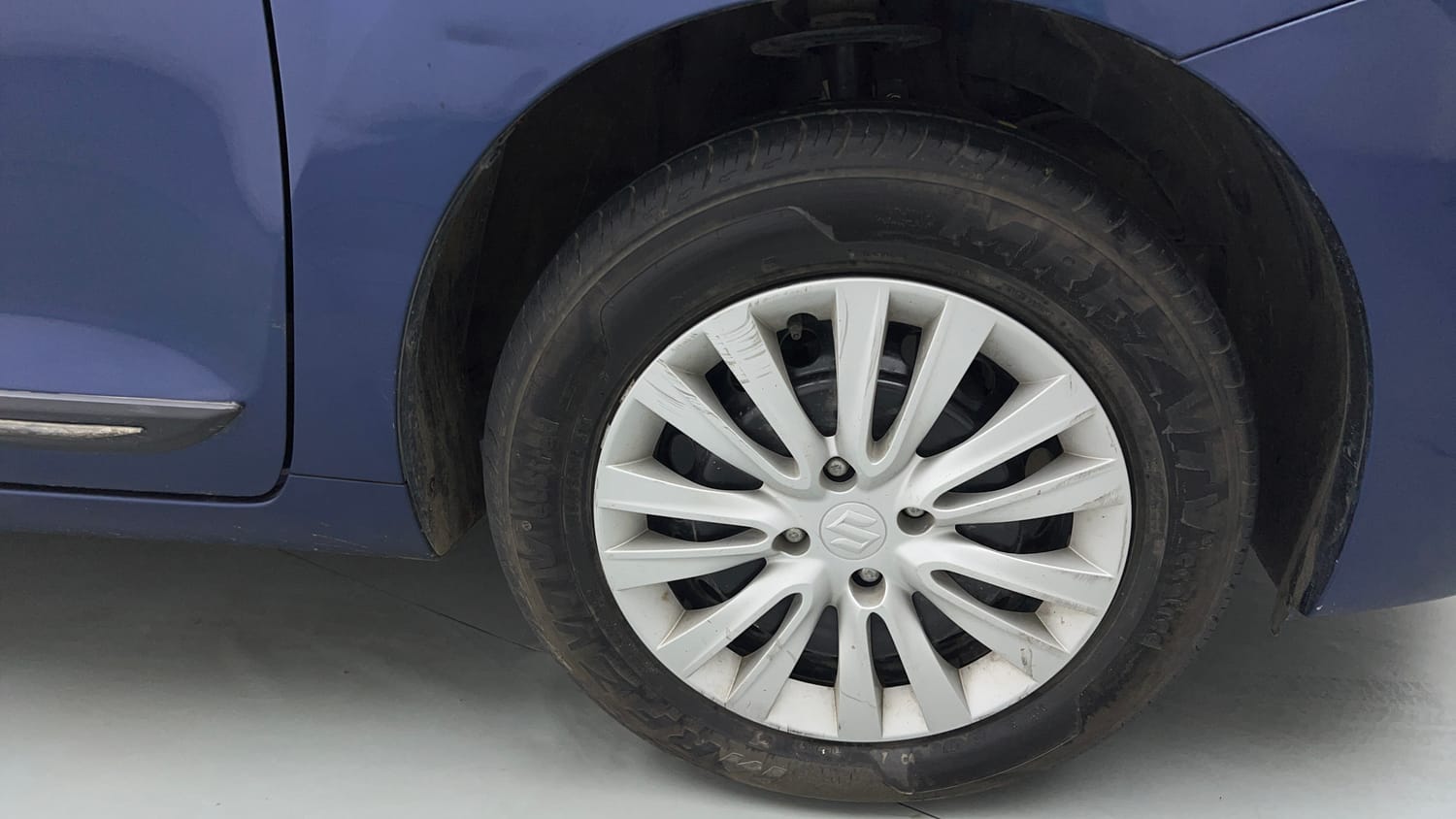 Used 2022 Maruti Suzuki Baleno Delta Petrol Manual tyres RIGHT FRONT TYRE RIM VIEW