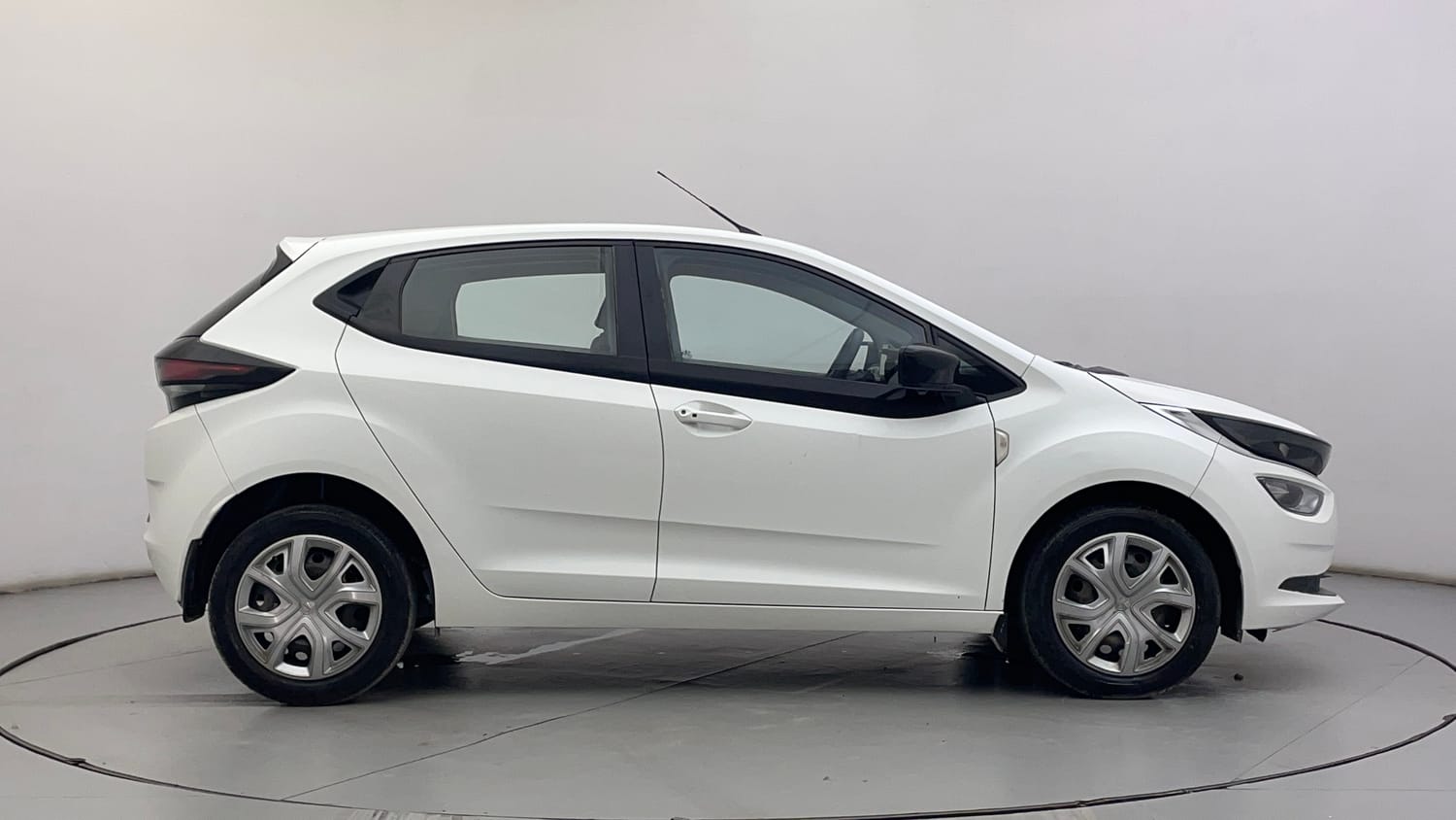 Used 2022 Tata Altroz XT Petrol Petrol Manual exterior RIGHT SIDE VIEW
