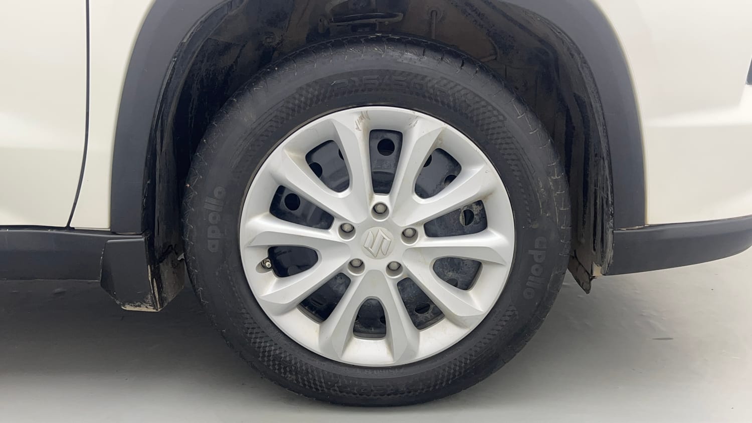 Used 2025 Maruti Suzuki Grand Vitara Delta CNG Cng Manual tyres RIGHT FRONT TYRE RIM VIEW