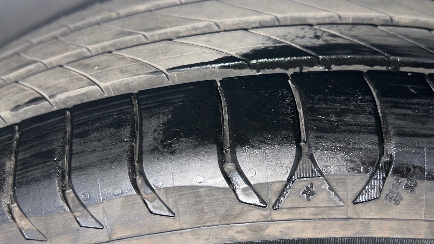 Used 2021 Ford EcoSport Titanium 1.5L Ti-VCT Petrol Manual tyres RIGHT FRONT TYRE TREAD VIEW