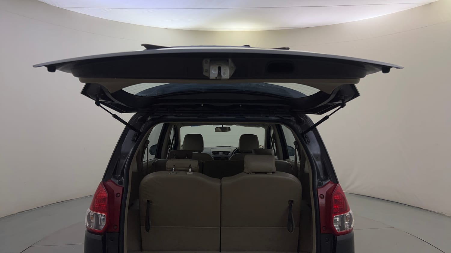 Used 2016 Maruti Suzuki Ertiga ZXI Petrol Manual interior DICKY DOOR OPEN VIEW
