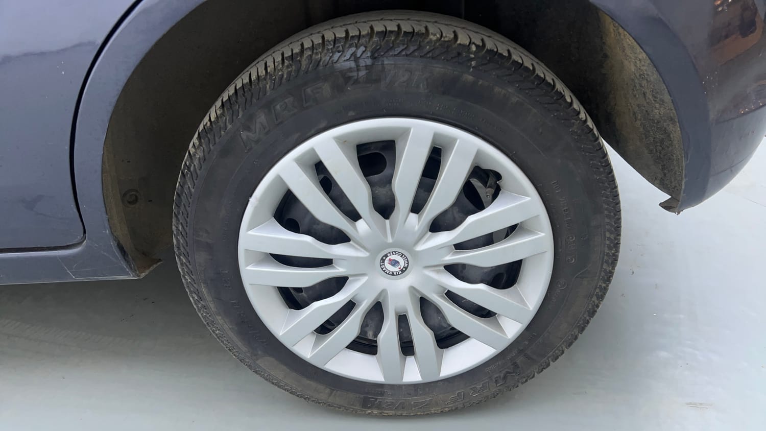 Used 2011 Ford Figo Duratec Petrol Titanium 1.2 Petrol Manual tyres LEFT REAR TYRE RIM VIEW