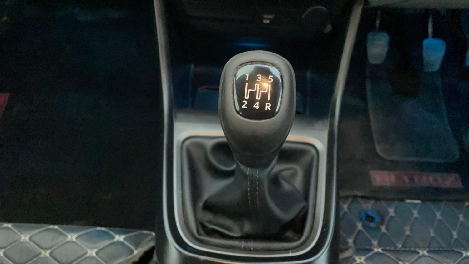 Used 2022 Tata Altroz XT Petrol Petrol Manual interior GEAR  KNOB VIEW