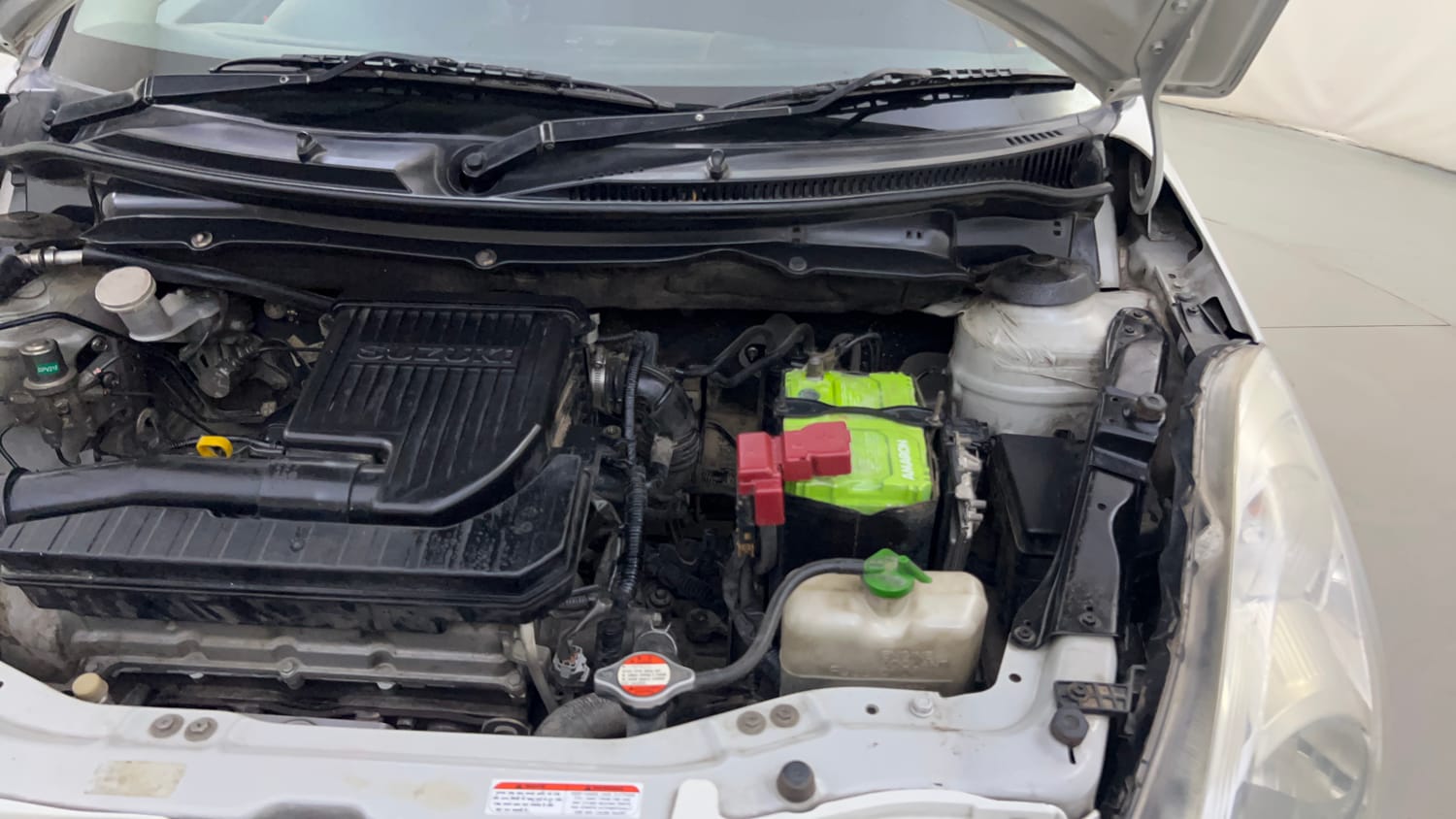 Used 2012 Maruti Suzuki Swift VXi Petrol Manual engine ENGINE LEFT SIDE HINGE & APRON VIEW