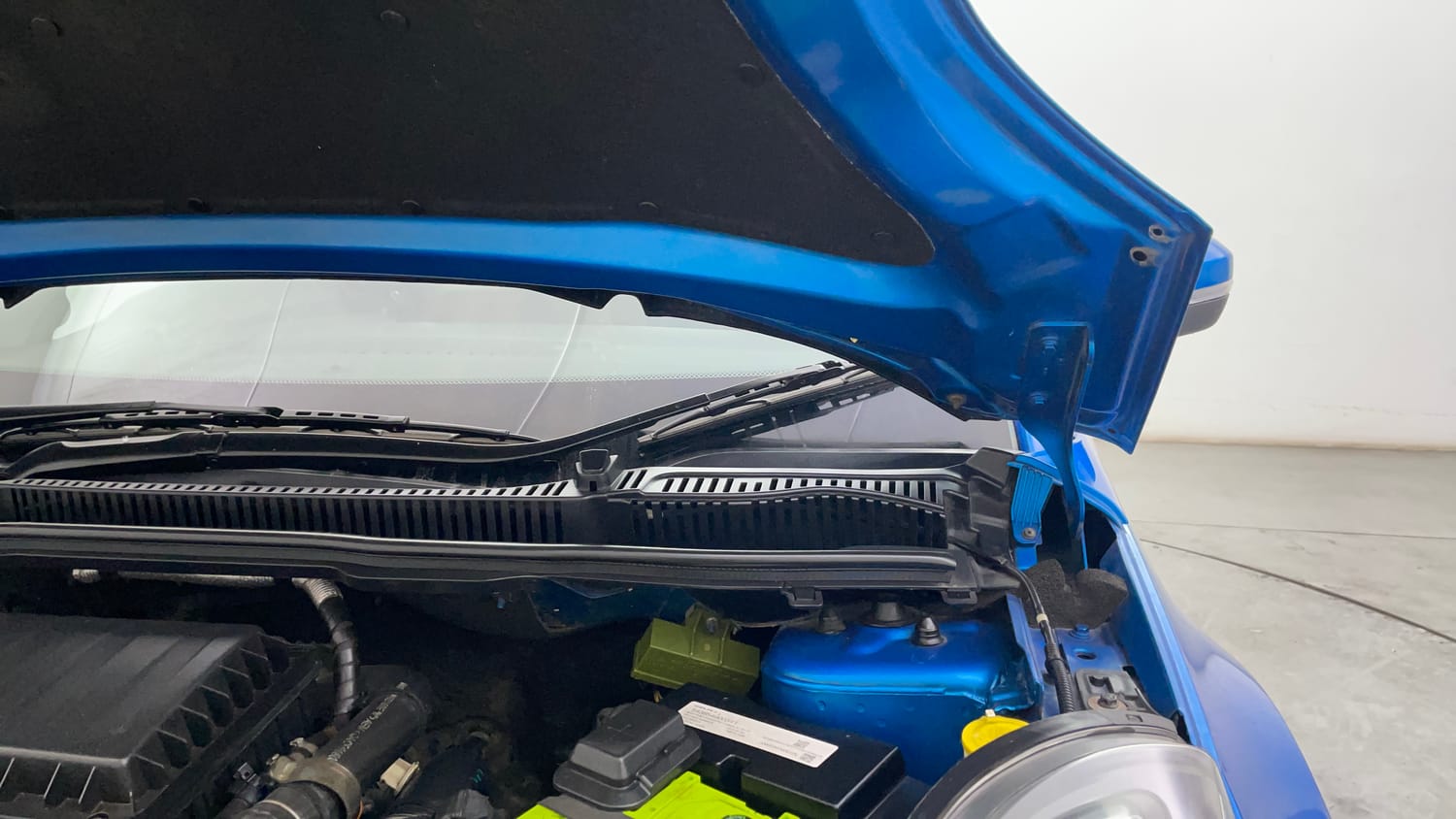 Used 2019 Tata Nexon XZ Plus Diesel Diesel Manual engine ENGINE LEFT SIDE HINGE & APRON VIEW
