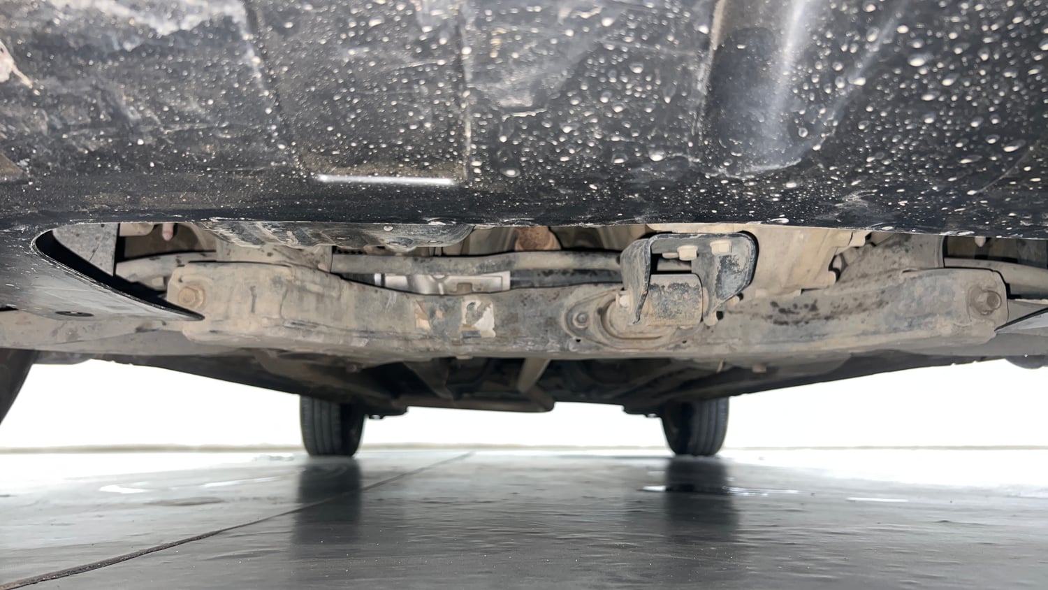 Used 2016 Hyundai Elite i20 Sportz 1.2 Petrol Manual extra FRONT LEFT UNDERBODY VIEW