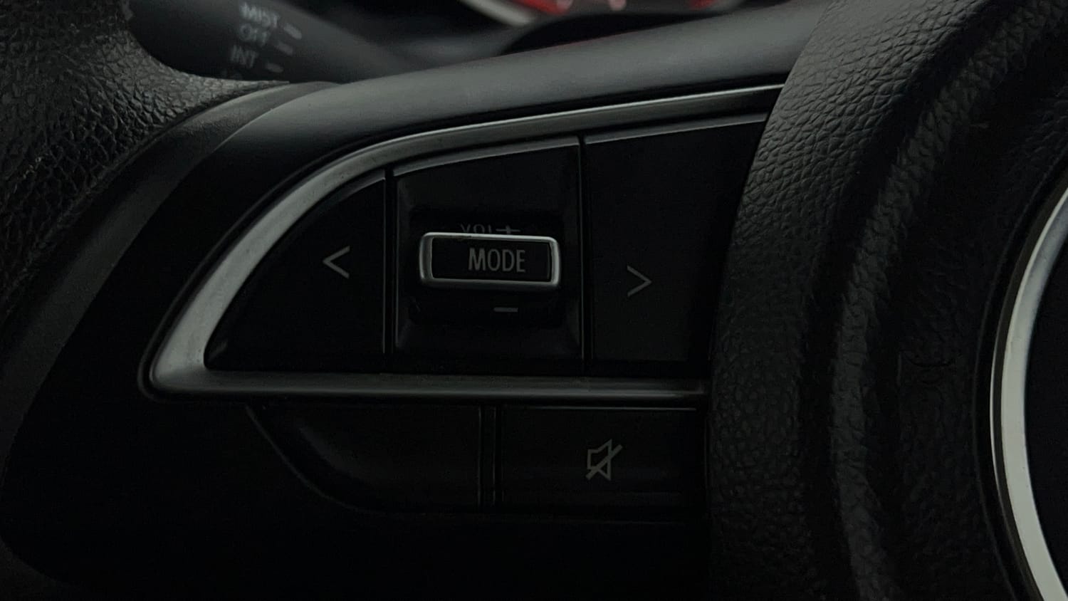 Used 2022 Maruti Suzuki Swift VXi Petrol Manual top_features Steering mounted controls