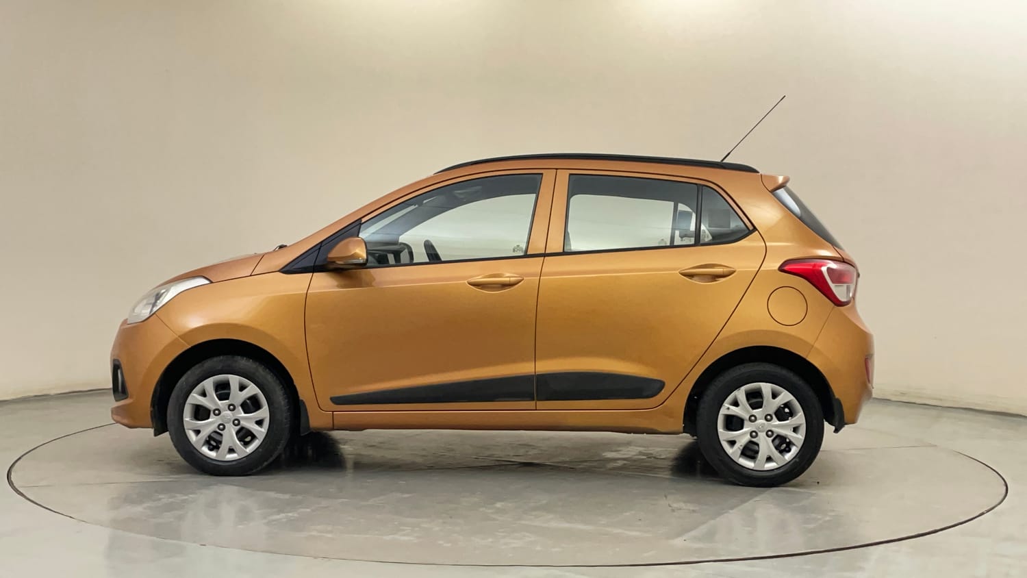 Used 2015 Hyundai Grand i10 Sportz 1.2 Kappa VTVT Petrol Manual exterior LEFT SIDE VIEW