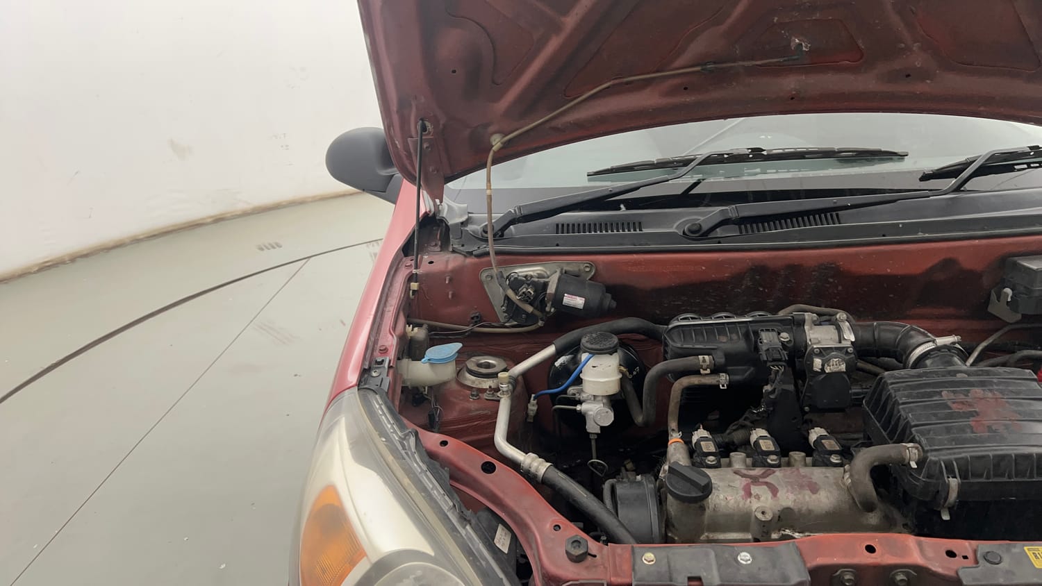 Used 2017 Maruti Suzuki Alto 800 LXi Petrol Manual engine ENGINE RIGHT SIDE HINGE & APRON VIEW