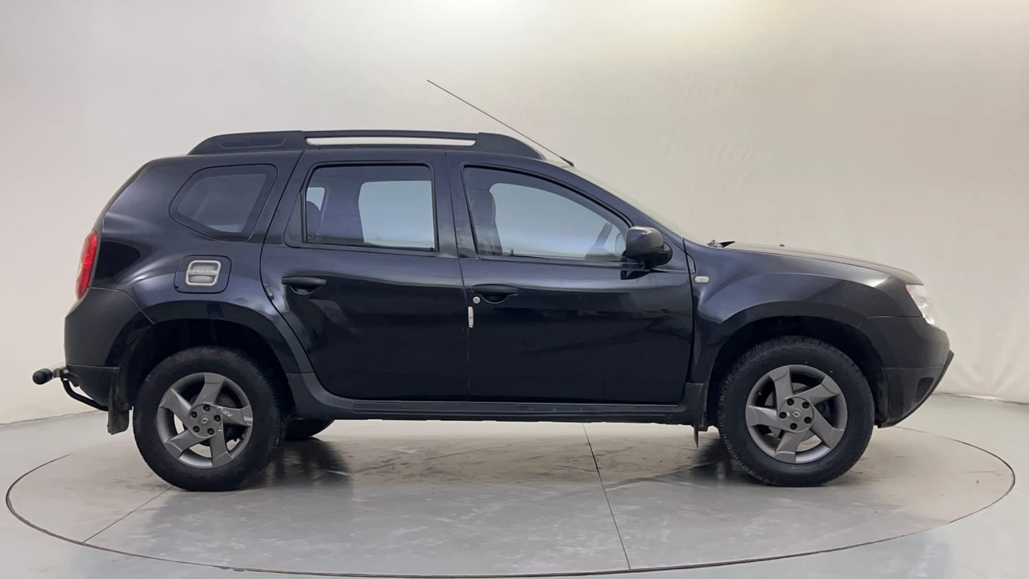 Used 2015 Renault Duster RxL Petrol Petrol Manual exterior RIGHT SIDE VIEW