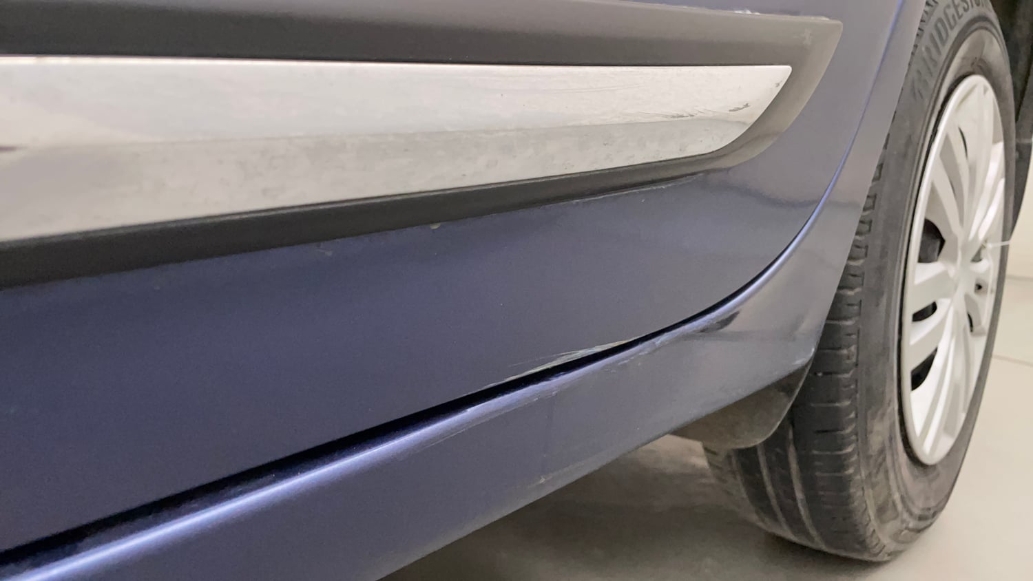 Used 2018 Maruti Suzuki Dzire VXi AMT Petrol Automatic dents MINOR SCRATCH