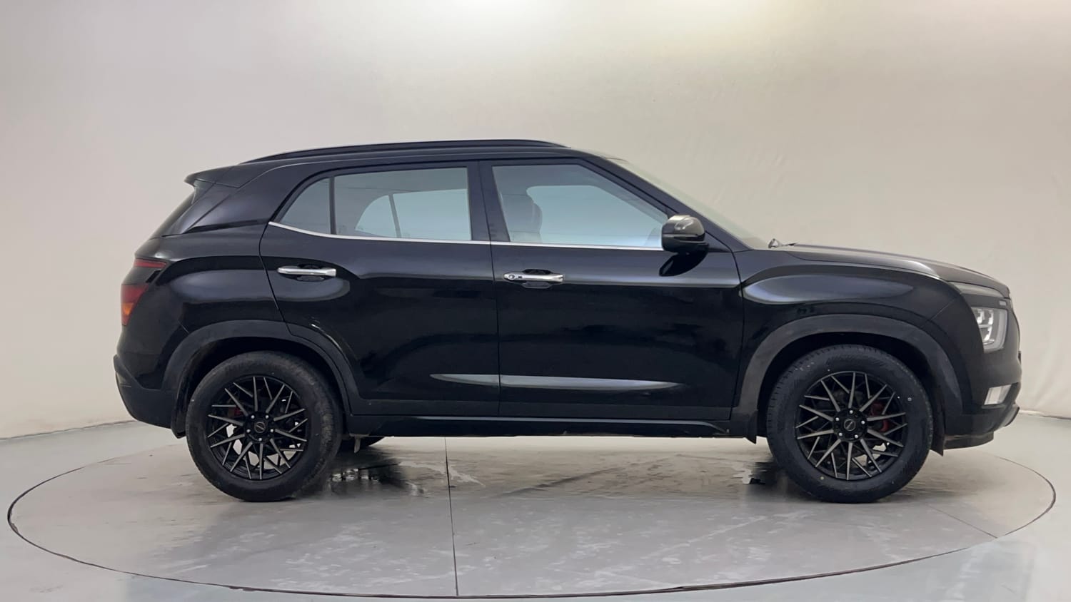 Used 2023 Hyundai Creta SX 1.5 Petrol Petrol Manual exterior RIGHT SIDE VIEW