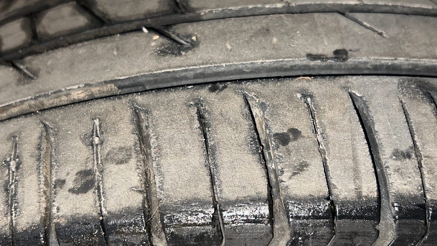 Used 2024 Tata Punch Adventure MT Petrol Manual tyres RIGHT FRONT TYRE TREAD VIEW