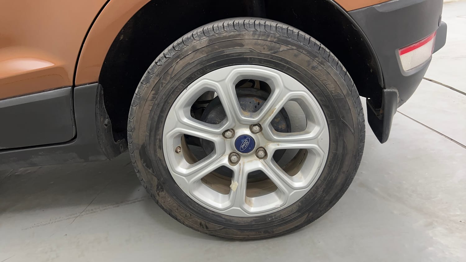 Used 2019 Ford EcoSport Titanium + 1.5L TDCi Diesel Manual tyres LEFT REAR TYRE RIM VIEW