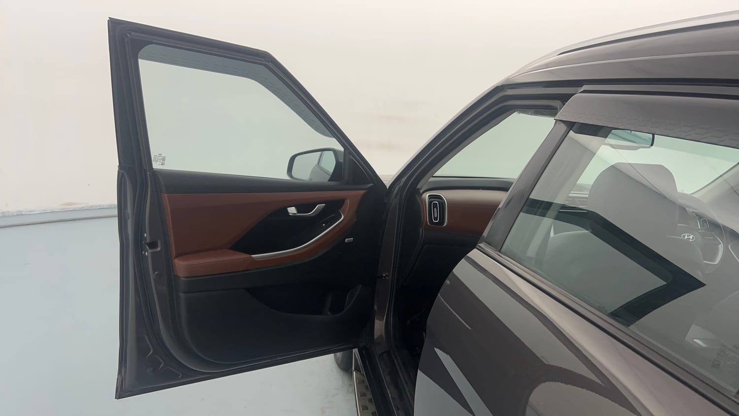 Used 2022 Hyundai Alcazar Signature (O) 7 Seater 1.5 Diesel AT Diesel Automatic interior LEFT FRONT DOOR OPEN VIEW