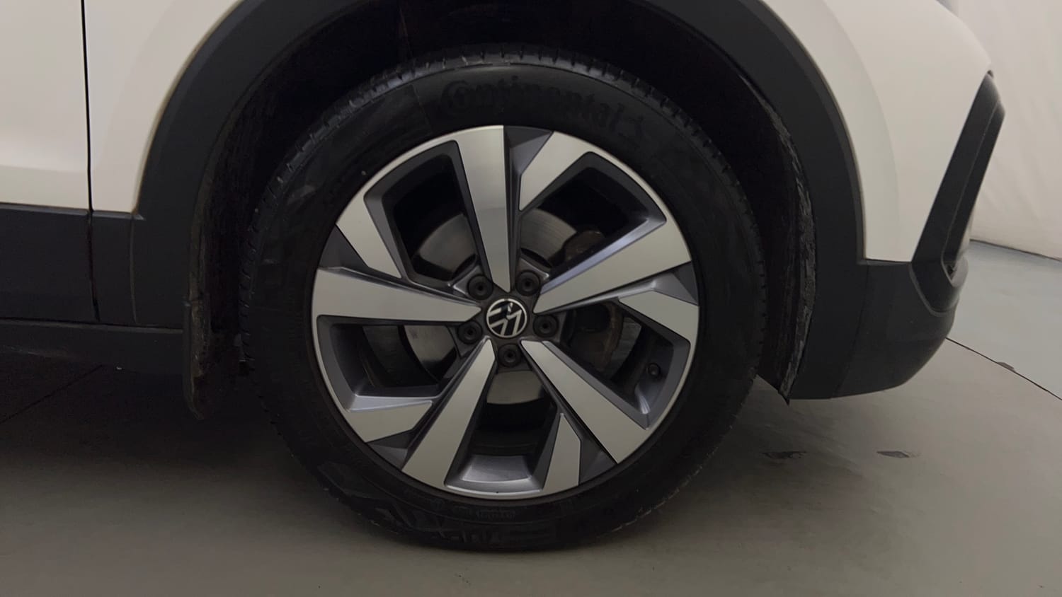 Used 2023 Volkswagen Taigun Topline 1.0 TSI AT Petrol Automatic tyres RIGHT FRONT TYRE RIM VIEW