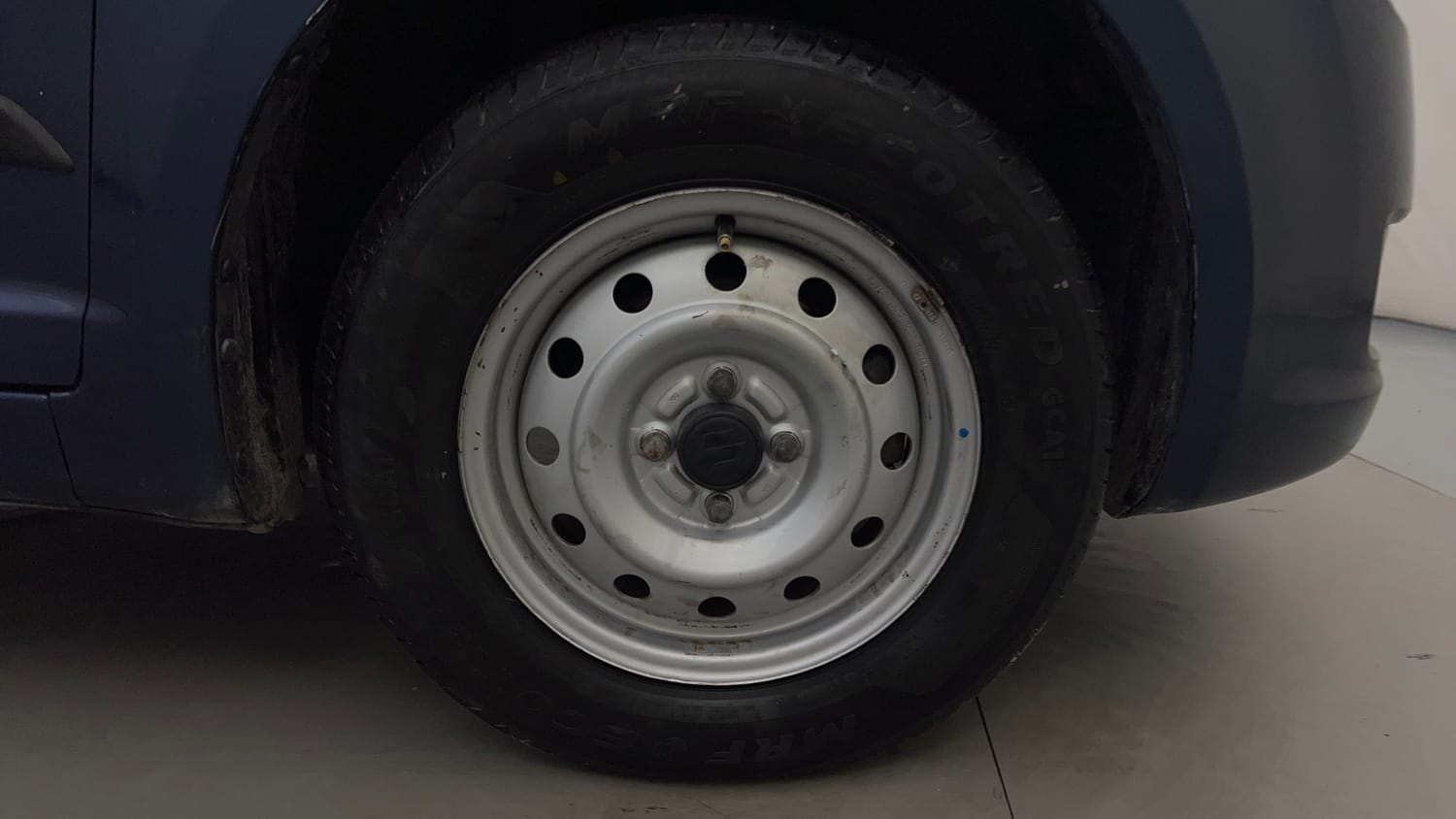 Used 2012 Maruti Suzuki Swift Dzire LXi 1.2 BS-IV Petrol Manual tyres RIGHT FRONT TYRE RIM VIEW