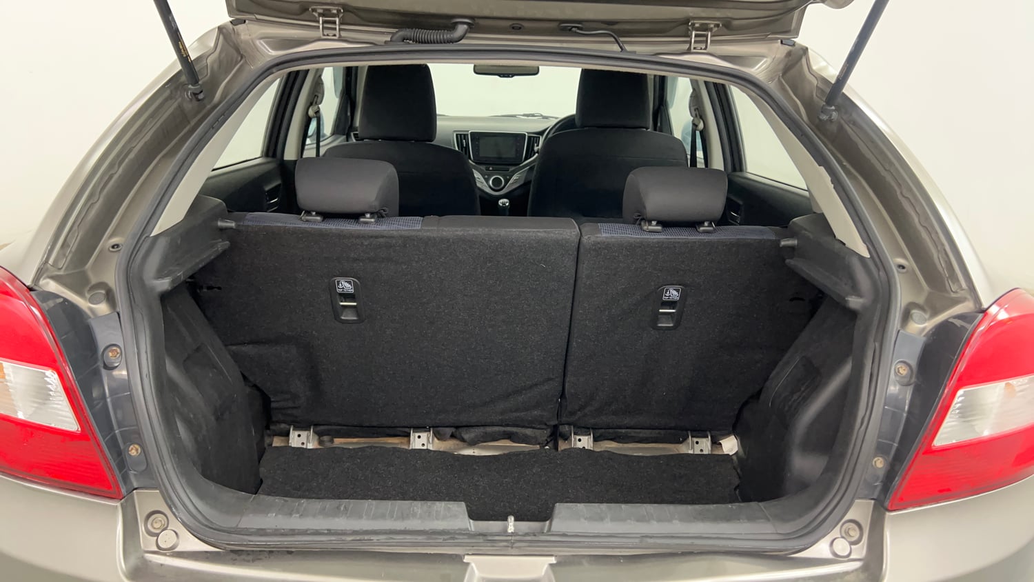 Used 2020 Maruti Suzuki Baleno Zeta Petrol Manual interior DICKY INSIDE VIEW