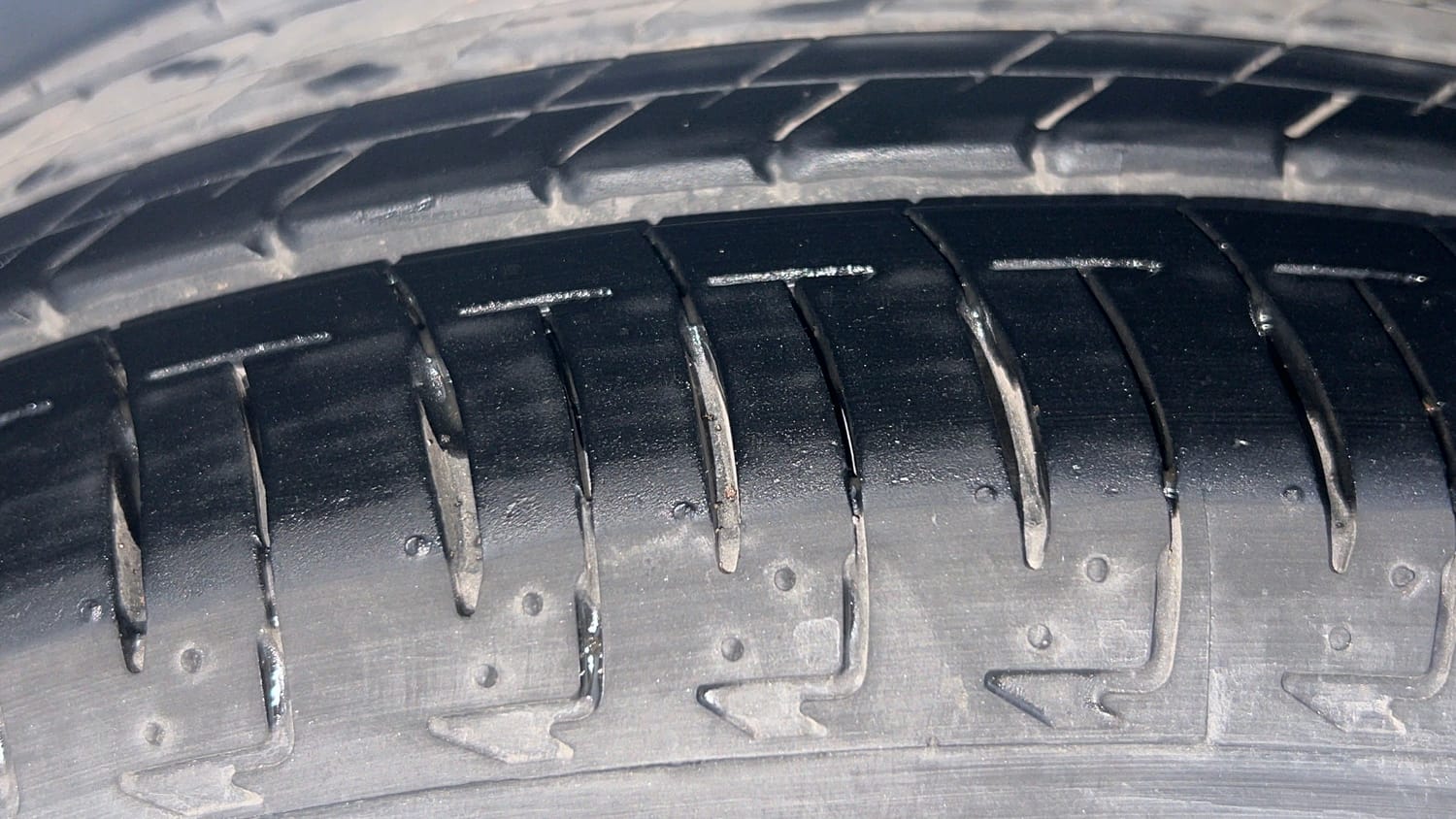 Used 2023 Honda City ZX Petrol CVT Petrol Automatic tyres LEFT FRONT TYRE TREAD VIEW