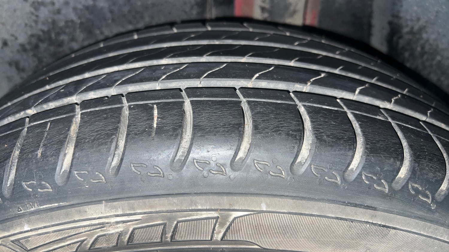 Used 2022 Skoda Kushaq Style 1.0L TSI AT Petrol Automatic tyres LEFT REAR TYRE TREAD VIEW