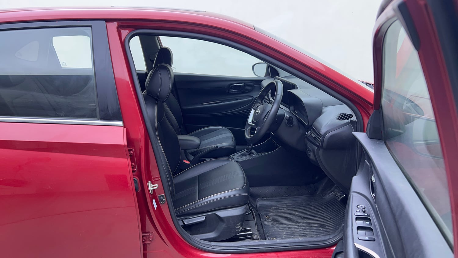 Used 2021 Hyundai New i20 Asta (O) 1.0 Turbo DCT Petrol Automatic interior RIGHT SIDE FRONT DOOR CABIN VIEW