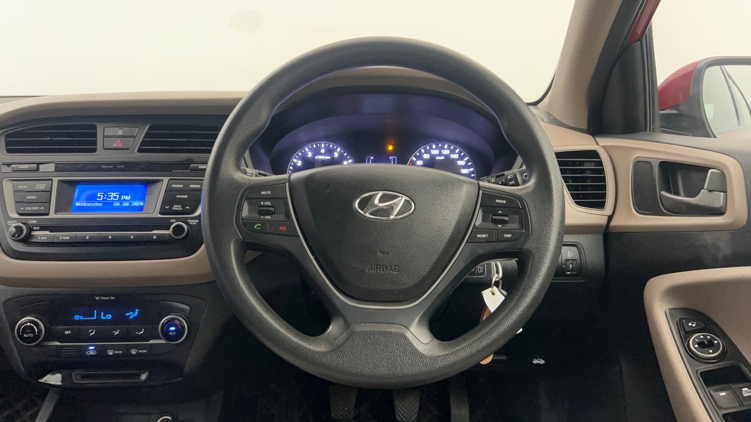 Used 2016 Hyundai Elite i20 Sportz 1.2 Petrol Manual interior STEERING VIEW