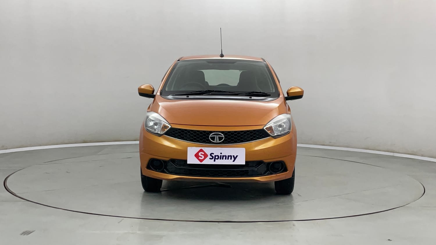 Used 2016 Tata Tiago Revotron XT Petrol Manual exterior FRONT VIEW