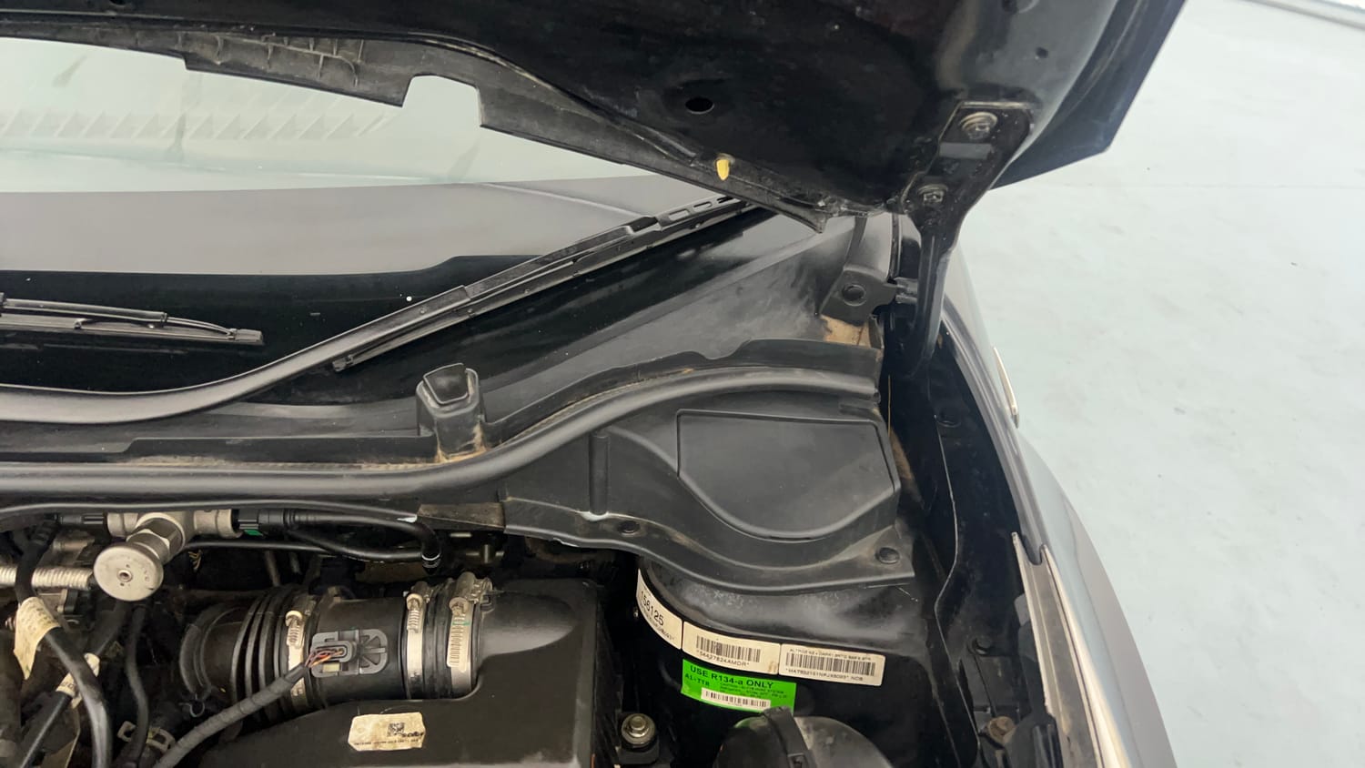 Used 2022 Tata Altroz XZ Plus Diesel Dark Edition Diesel Manual engine ENGINE LEFT SIDE HINGE & APRON VIEW