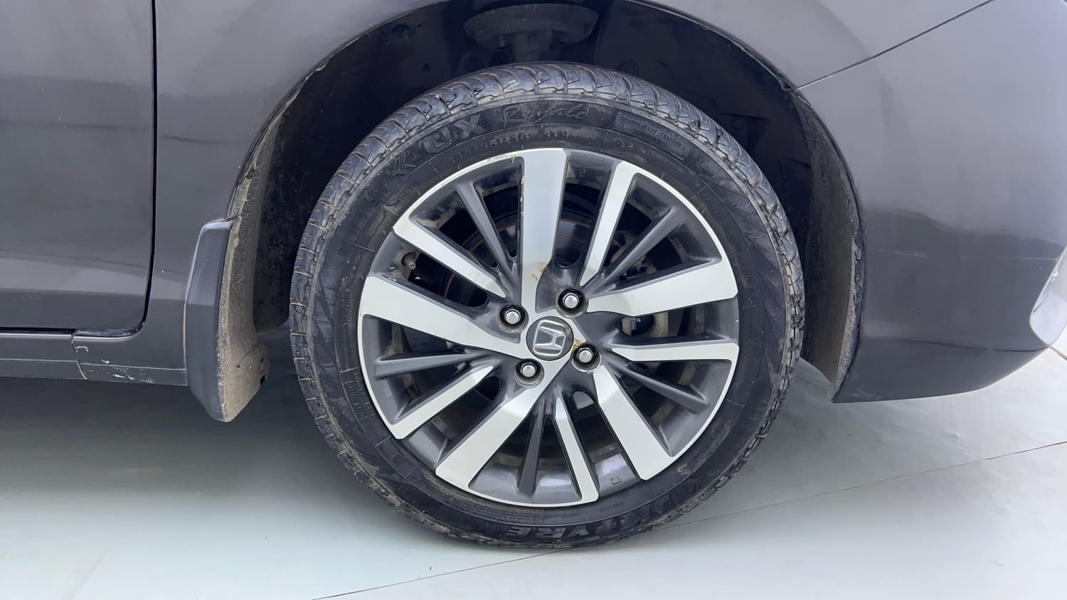 Used 2021 Honda City ZX CVT Petrol Petrol Automatic tyres RIGHT FRONT TYRE RIM VIEW