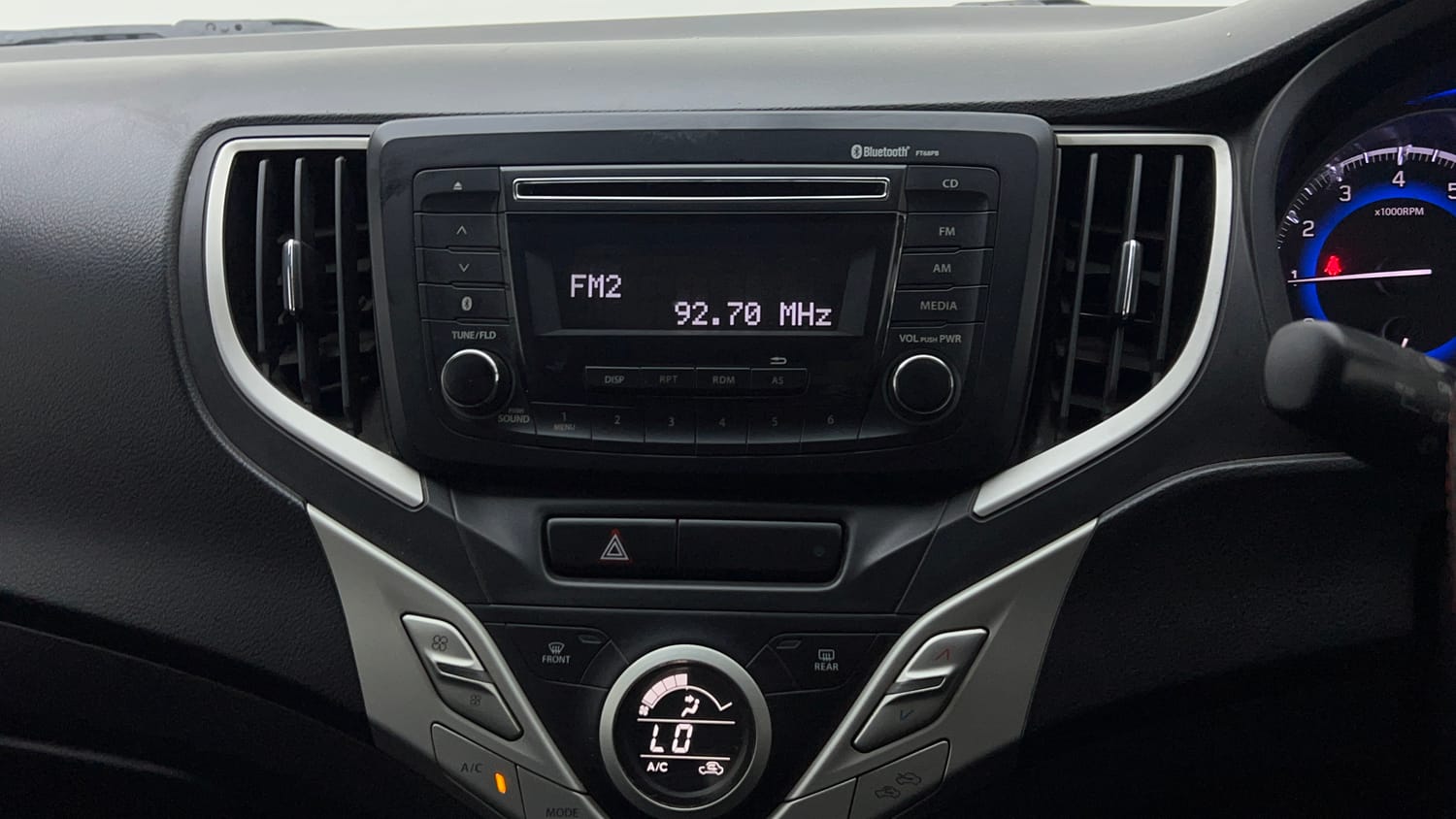 Used 2017 Maruti Suzuki Baleno Delta 1.2 Petrol Manual top_features Integrated (in-dash) music system
