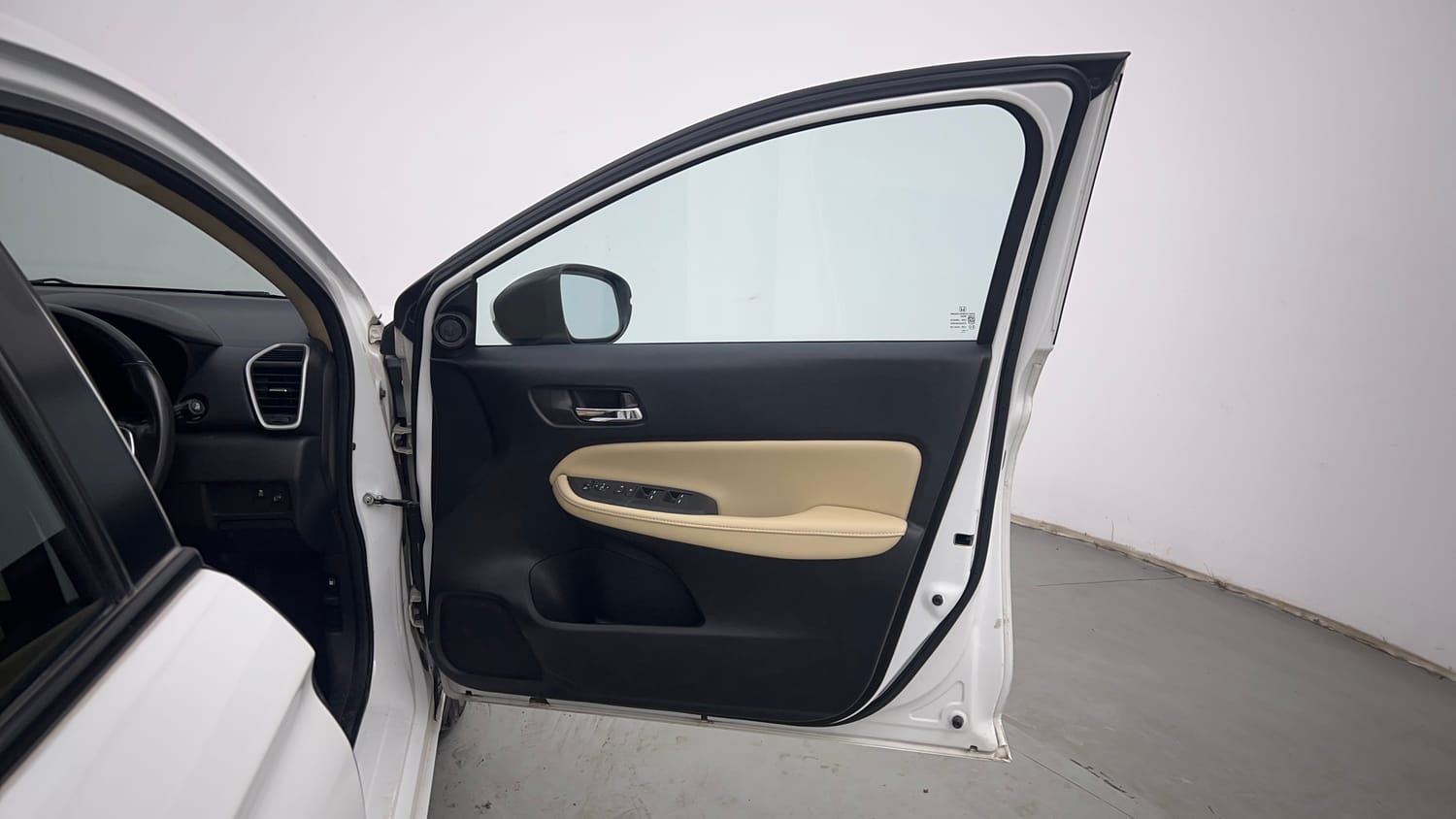 Used 2023 Honda City ZX Petrol CVT Petrol Automatic interior RIGHT FRONT DOOR OPEN VIEW