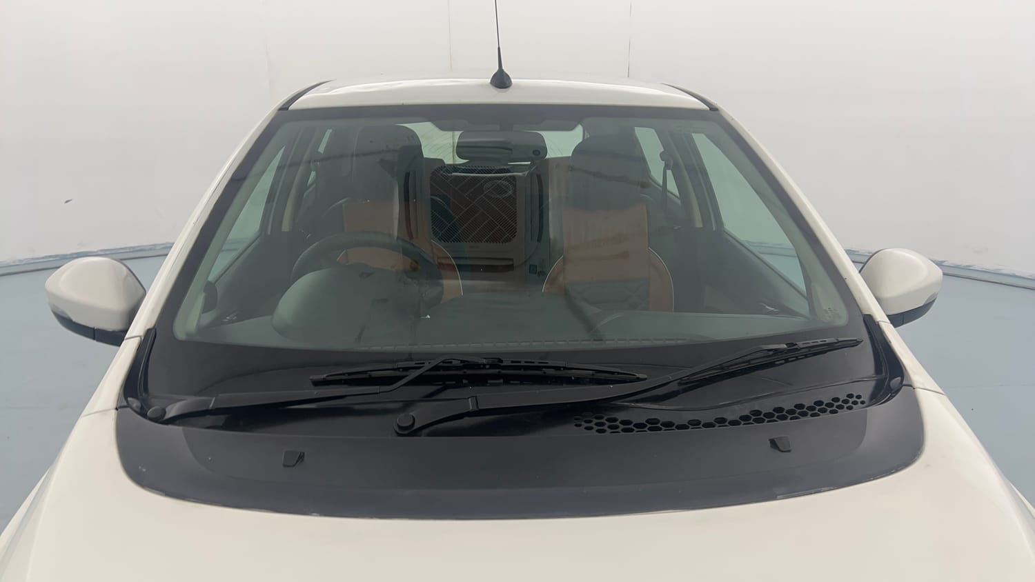 Used 2017 Tata Tiago Revotorq XZ Diesel Manual exterior FRONT WINDSHIELD VIEW