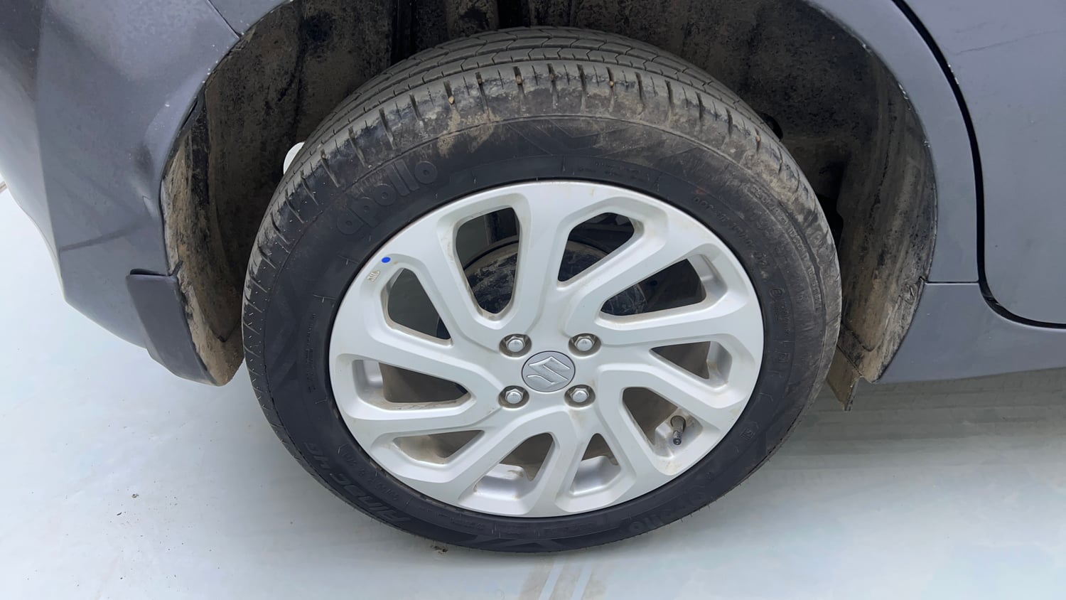 Used 2024 Maruti Suzuki Baleno Zeta AGS Petrol Automatic tyres RIGHT REAR TYRE RIM VIEW