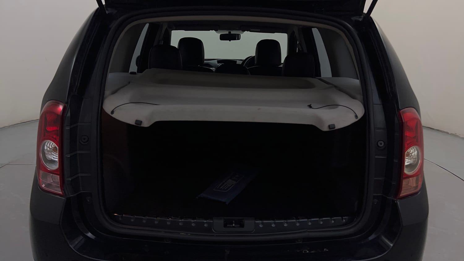 Used 2015 Renault Duster RxL Petrol Petrol Manual interior DICKY INSIDE VIEW