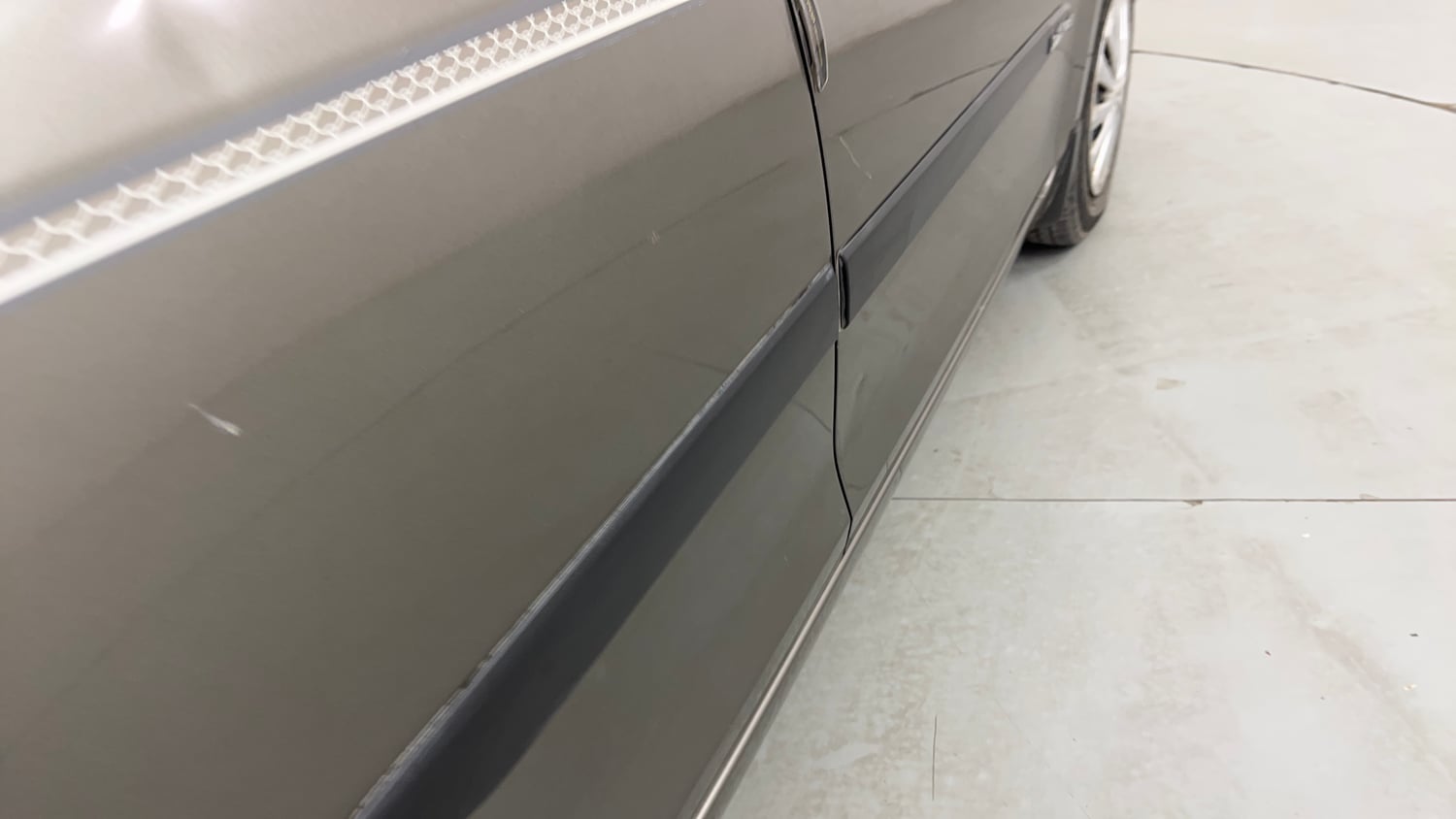 Used 2015 Maruti Suzuki Swift Dzire VXI Petrol Manual dents MINOR DENT