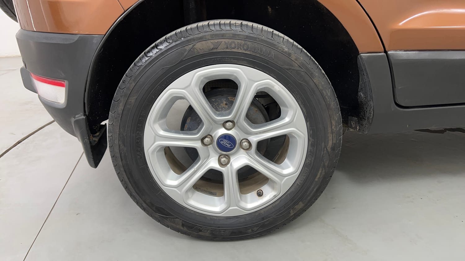 Used 2019 Ford EcoSport Titanium + 1.5L TDCi Diesel Manual tyres RIGHT REAR TYRE RIM VIEW