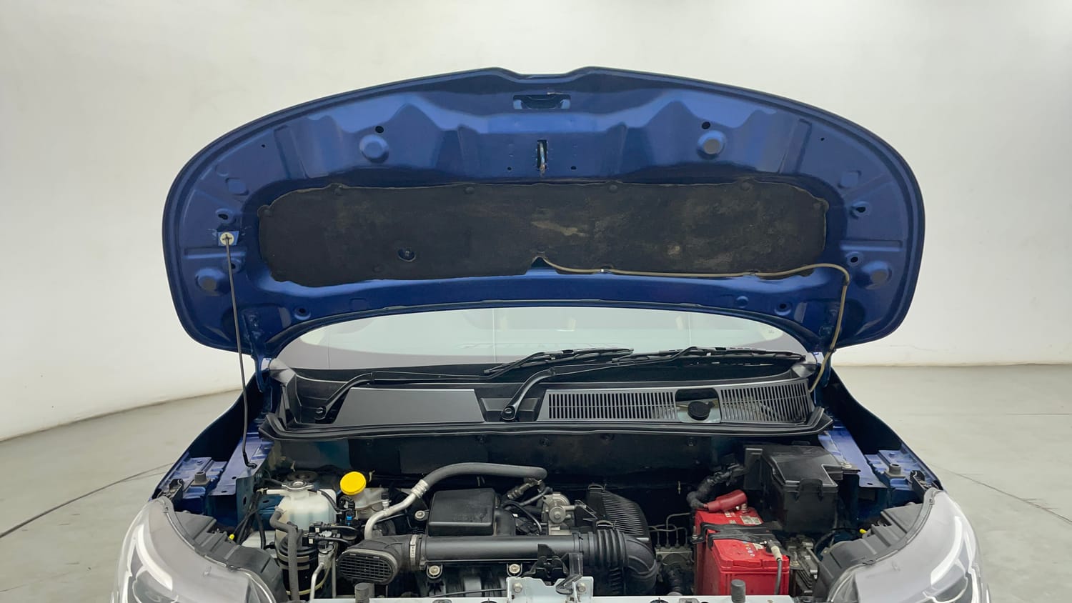 Used 2021 Renault Triber RXZ EASY-R AMT Petrol Automatic engine ENGINE & BONNET OPEN FRONT VIEW