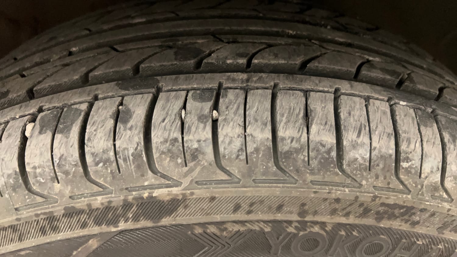 Used 2019 Hyundai Venue SX Plus 1.0 Turbo DCT Petrol Automatic tyres RIGHT FRONT TYRE TREAD VIEW
