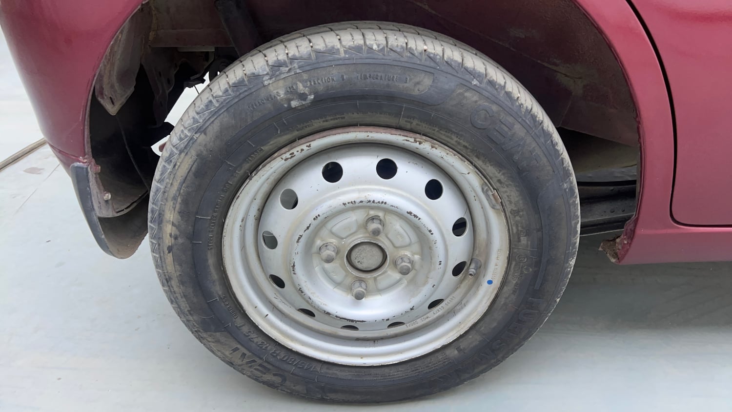 Used 2012 Maruti Suzuki Wagon R 1.0 LXi CNG Cng Manual tyres RIGHT REAR TYRE RIM VIEW