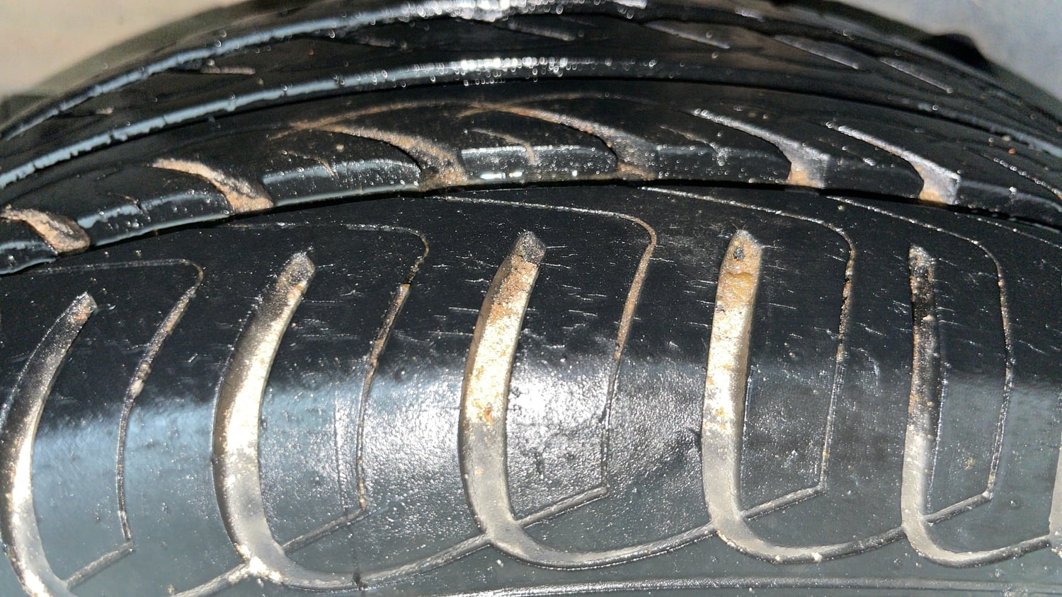 Used 2016 Tata Tiago Revotron XT Petrol Manual tyres RIGHT REAR TYRE TREAD VIEW