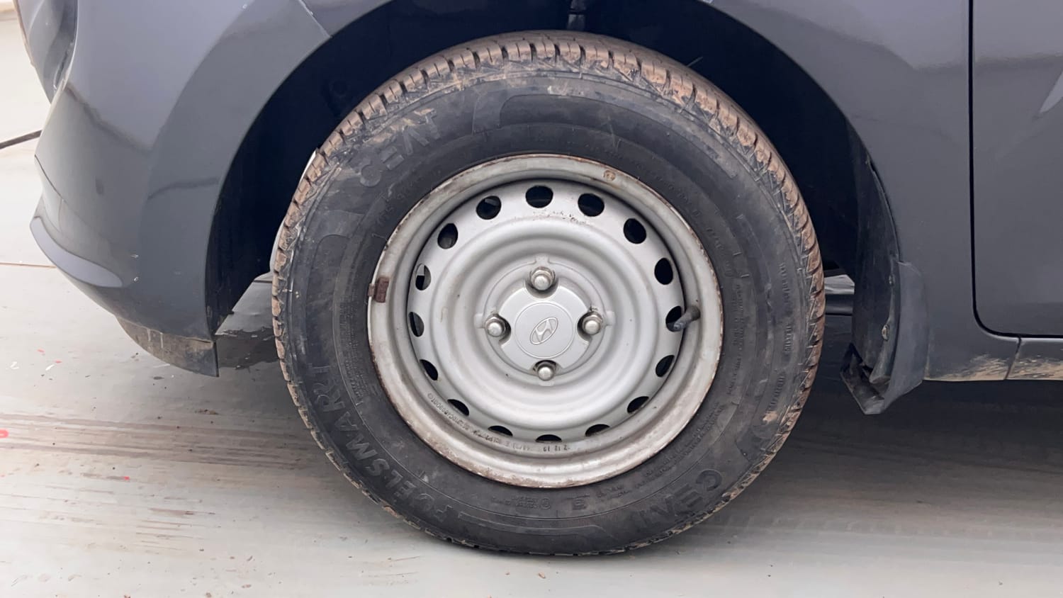 Used 2020 Hyundai Santro Era Executive Petrol Manual tyres LEFT FRONT TYRE RIM VIEW