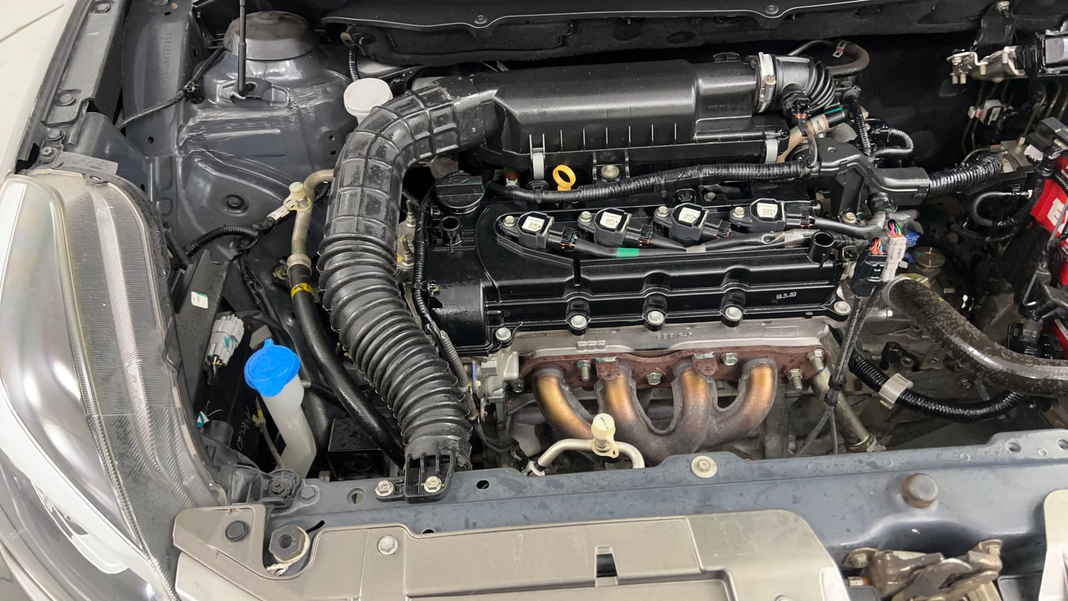 Used 2020 Maruti Suzuki Baleno Zeta Petrol Manual engine ENGINE RIGHT SIDE VIEW