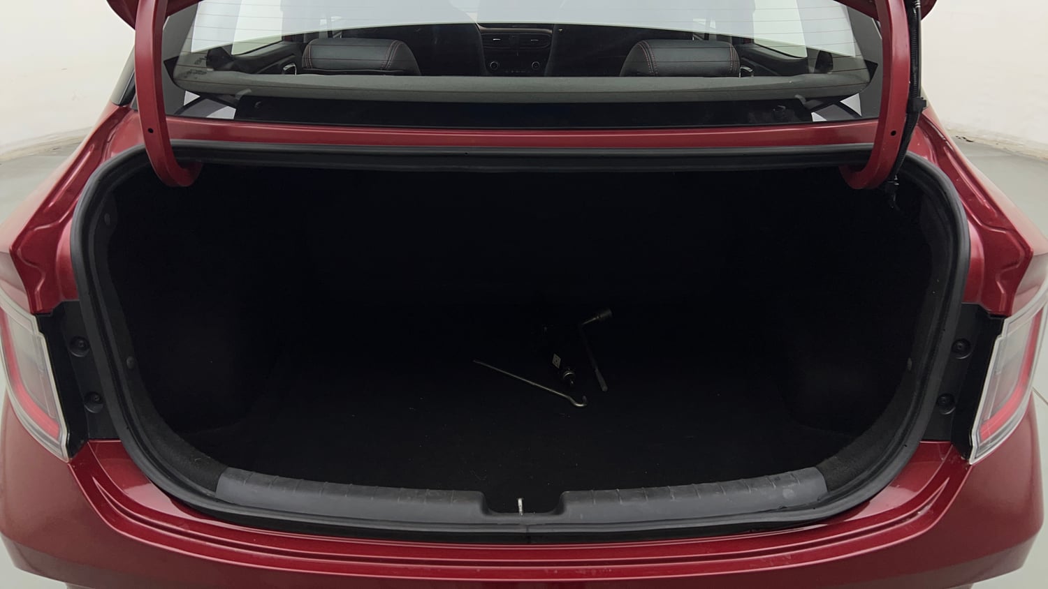 Used 2022 Hyundai Aura SX Plus 1.2 AMT Petrol Petrol Automatic interior DICKY INSIDE VIEW