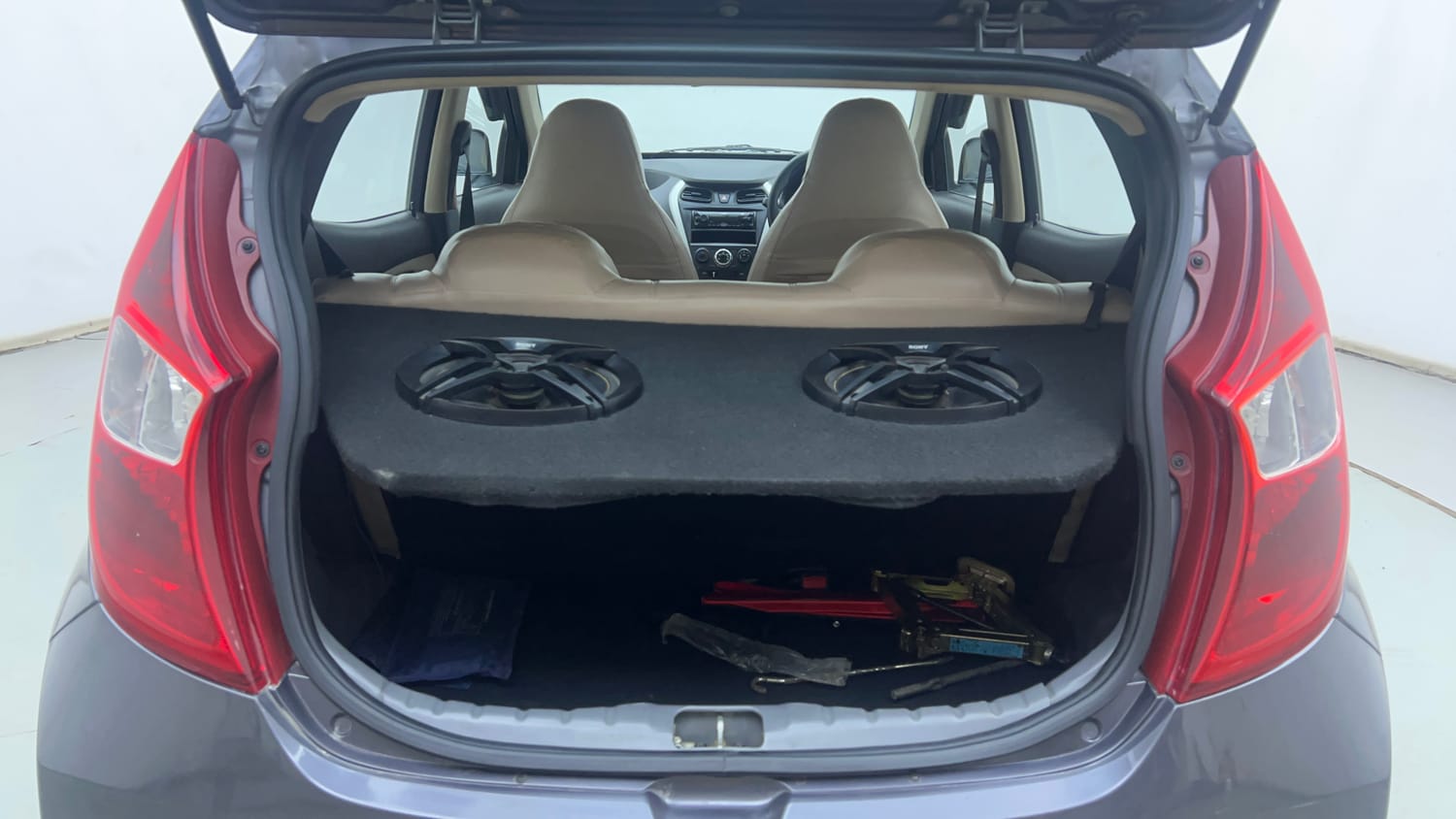 Used 2017 Hyundai Eon Era + Petrol Manual interior DICKY INSIDE VIEW