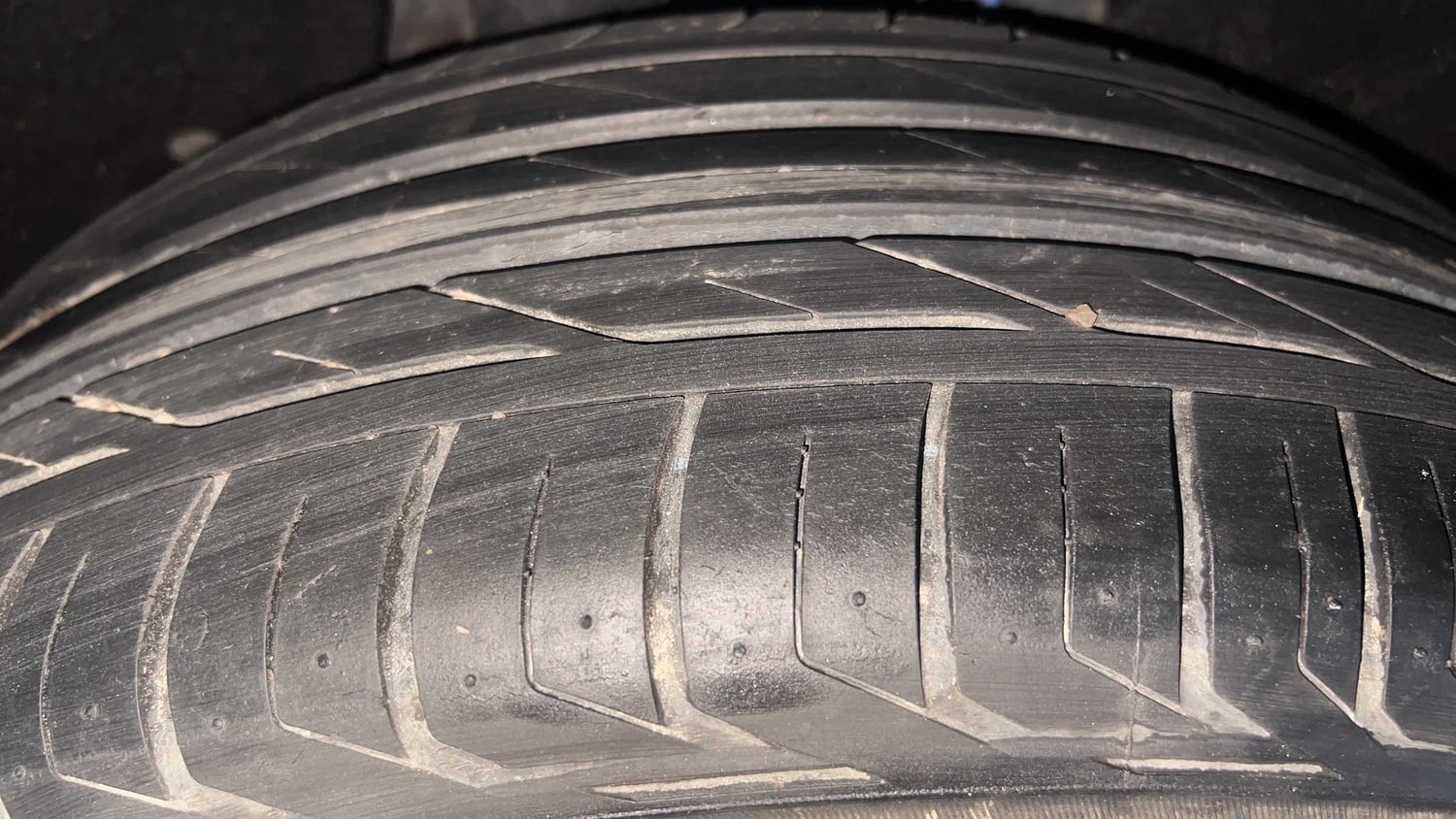 Used 2021 BMW X1 sDrive20i SportX Petrol Automatic tyres RIGHT REAR TYRE TREAD VIEW