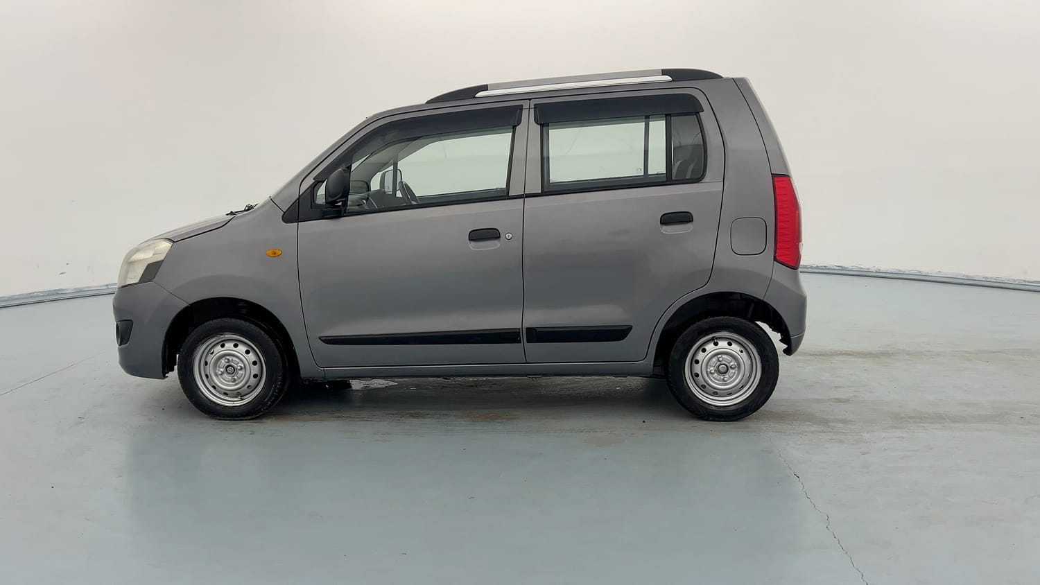 Used 2014 Maruti Suzuki Wagon R LXI Petrol Manual exterior LEFT SIDE VIEW