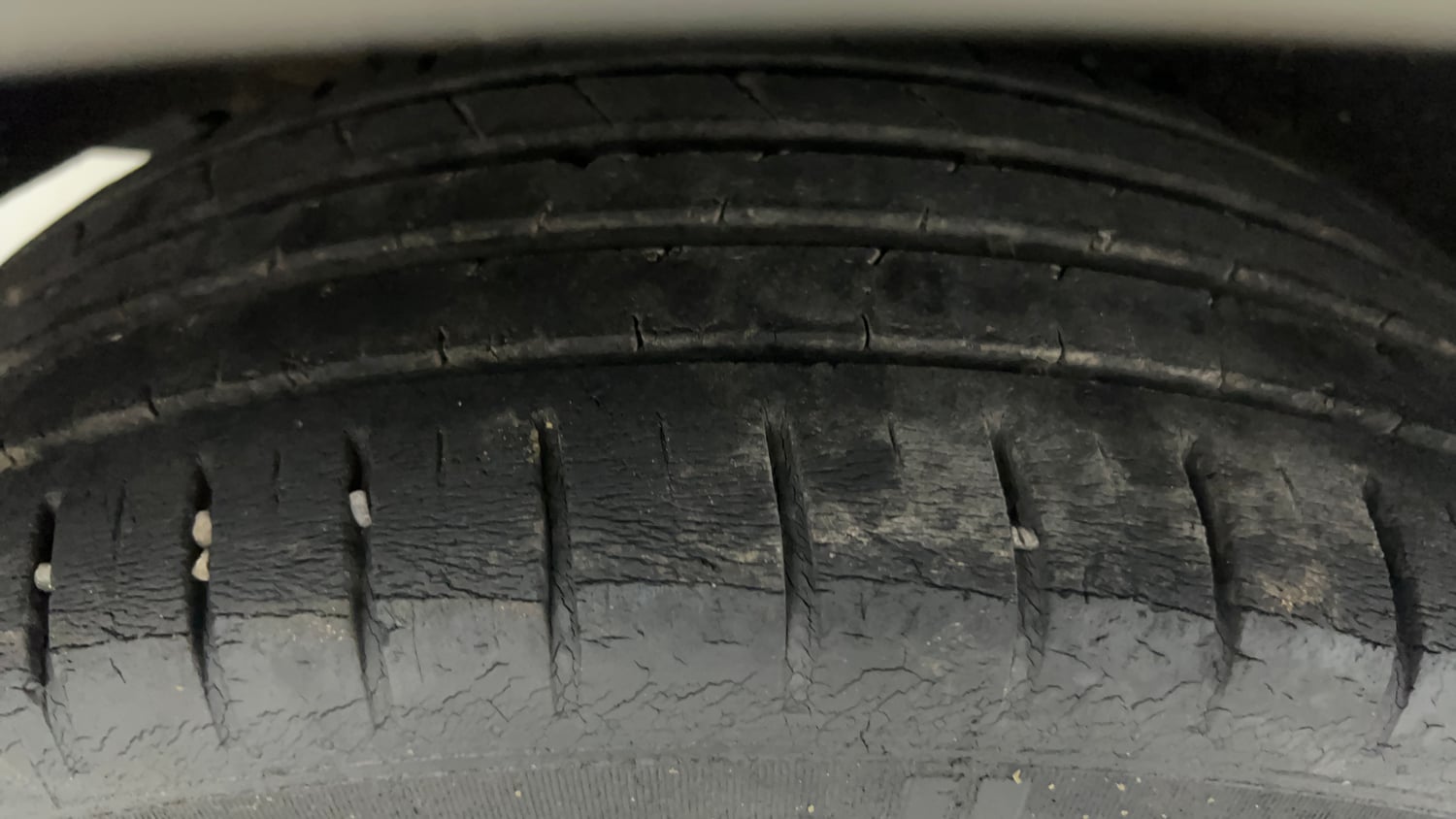 Used 2020 Maruti Suzuki Baleno Zeta Petrol Manual tyres RIGHT REAR TYRE TREAD VIEW