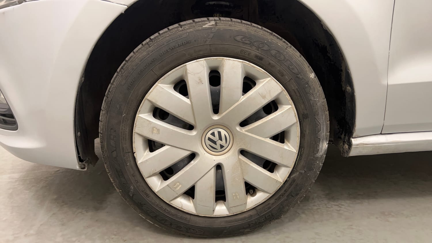 Used 2015 Volkswagen Polo Comfortline 1.2L (P) Petrol Manual tyres LEFT FRONT TYRE RIM VIEW